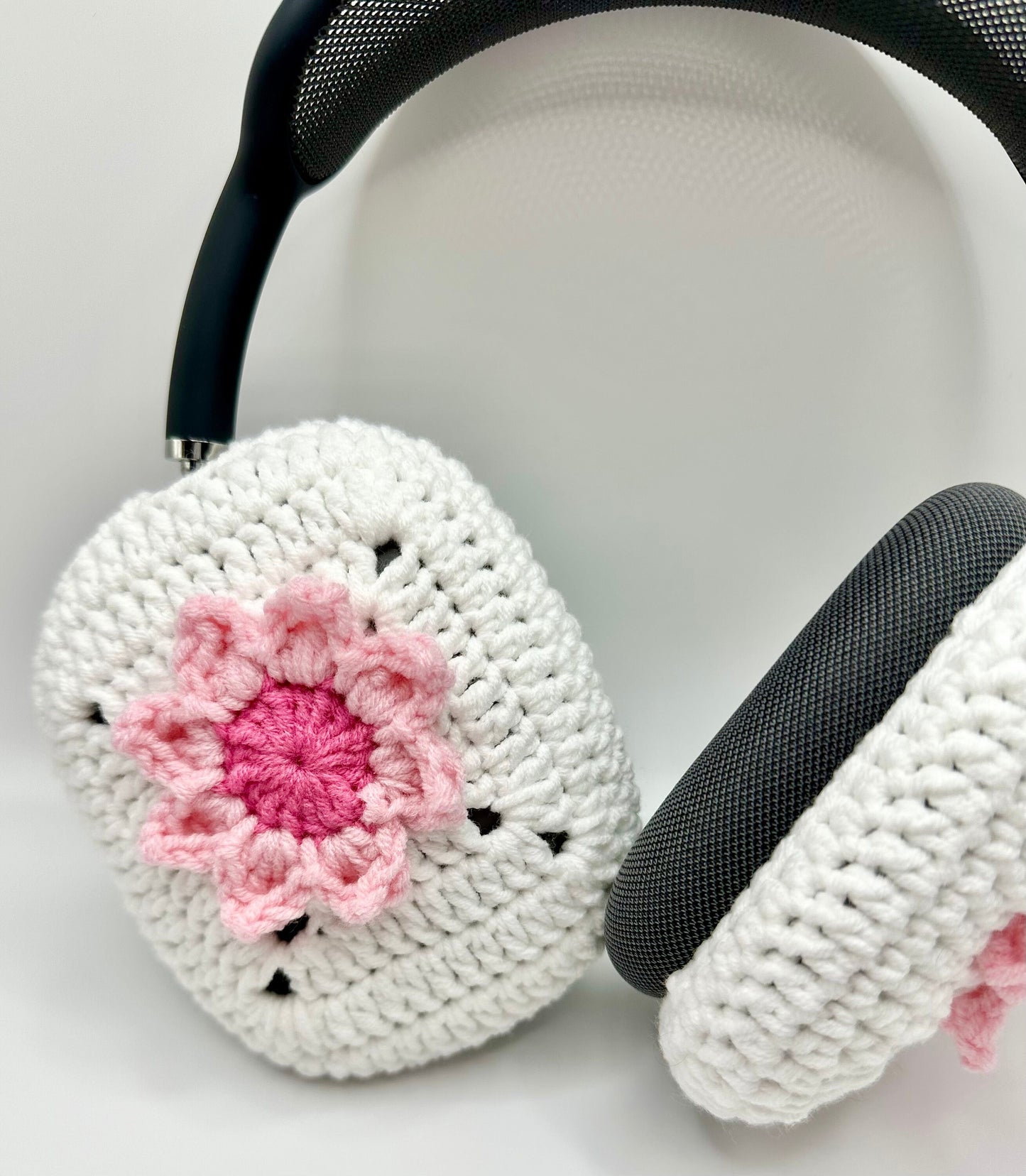 Crochet AirPod Max Cover- White with Pink Flower